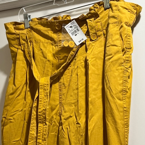 Size 20 NWT Paperbag Gold Pants, Elastic Waist - Picture 7 of 8